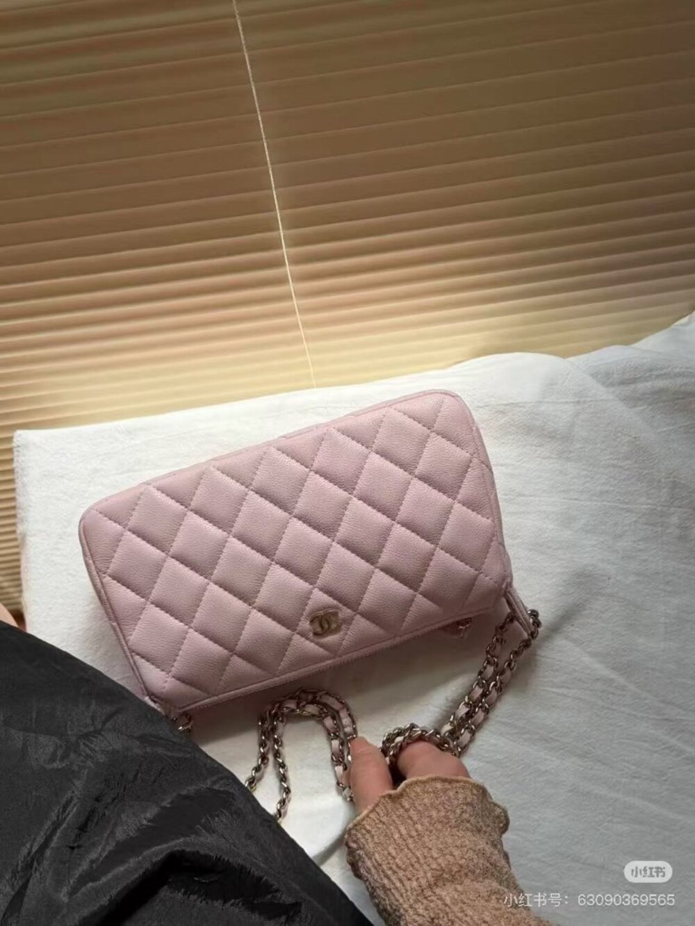 Classic CHANEL bag: A Stylish and Versatile Choice for Elegance